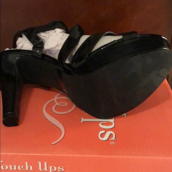 Touch Ups by Benjamin Walker - Picture 5 of 5